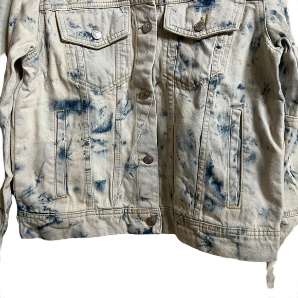 NWT! Free People Rumors Jones Tie Dye Blue Denim Jacket - Picture 9 of 10